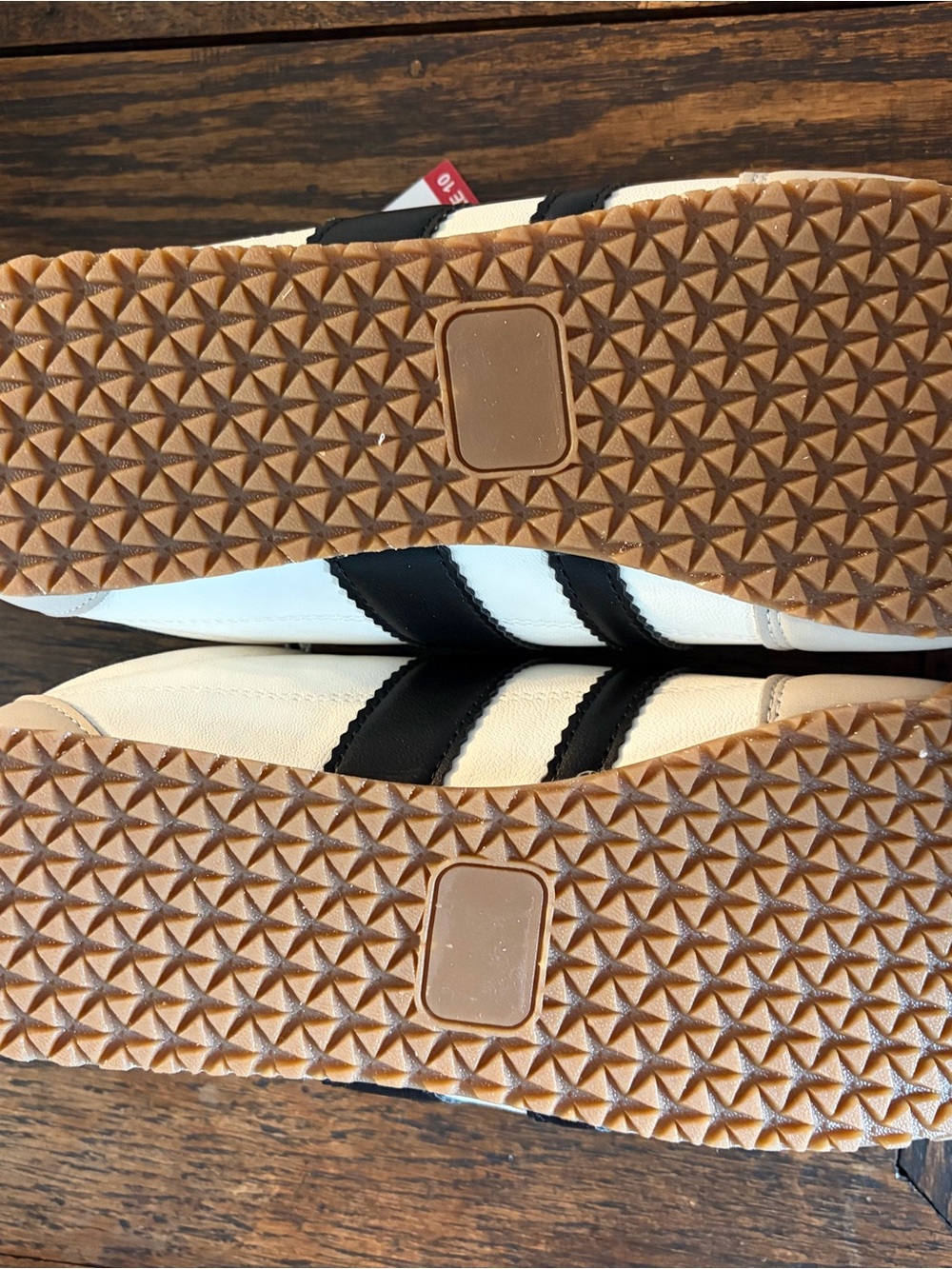 Dolce Vita Women’s Revie White and Black Retro Runner Sneakers - Picture 4 of 7